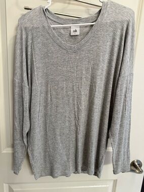 CAbi Heather Gray V-Neck Long Sleeve Top